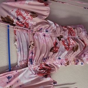 Nice top loose short sleeve and close to the body. Size S